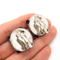 925 Sterling Silver Vintage Mexico Modernist Bead Design Round Clip On EarringsWeight: 16.5gWELCOME TO PAWN SHOPWe are an actual pawn shop and have been in business for over 25 years.Since 1990, our establishment has been serving a variety of clients by providing them with short term cash solutions and options of liquidity regarding their treasured heirlooms.Acknowledging that today′s customers are very sophisticated and are looking for a variety of investments, our acquisitions are hand-picked Vintage Mexico, Heart Gemstone, Pawn Shop, Ruby Gemstone, Size 10 Rings, Topaz Gemstone, Bead Designs, Real Diamonds, Hand Picked