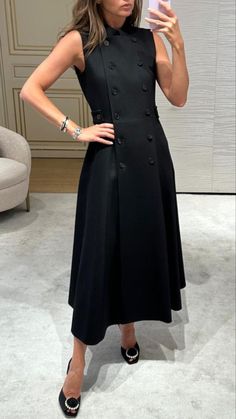 Luxury Black Sleeveless Dress For Daywear, Dior 2024, Elegant Black Luxury Tweed Dress, Luxury Black A-line Sleeveless Dress, Luxury Winter Black Tweed Dress, Christian Dior Black Dress, Jw Fashion, 30s Fashion, Everyday Dresses