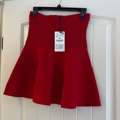 Never Worn Zara Red Knit High Waisted Skirt Casual Red Full Mini Skirt, Red Stretch Skirt For Fall, Chic Red Flared Mini Skirt, Zara Stretch Mini Skirt, Chic Red Mini Skirt For Winter, Zara Red Skirt For Spring, Red Fitted Zara Skirt, Fitted Red Zara Skirt, Zara Stretch Solid Color Skirt