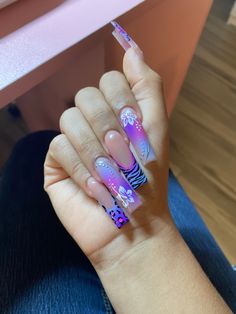 Summer Acrylic Nails Ideas Bright Colors With Bling, Dominican Nails, Spring Acrylic Nails, Diy Acrylic Nails, Colored Acrylic Nails, Purple Nail, Glow Nails