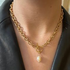 "The Phoebe Chunky Pearl Necklace ✨ 18k Gold Plated Stainless Steel & Tarnish Proof! Featuring a freshwater pearl pendant (each pearl is unique- just like you!) paired with a chunky oval link chain and front toggle for easy removal 🤍 Approx. 17\" in length  Handmade with love! Unisex ✨" Handmade Gold Toggle Necklace Gift, Handmade Gold Toggle Necklace As Gift, Handmade Gold Toggle Necklace For Gift, Chunky Pearl Necklace, Chunky Pearls, Toggle Necklace, Necklace Chunky, Chunky Jewelry, Customizable Gifts