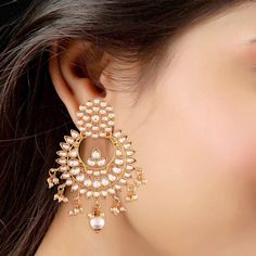 I Jewels presents this stylish Gold Plated Tikka Earring Set for women. This stylish party wear gives a stylish look and goes perfect with any attire. This jewellery set for women is perfectly suited for wedding or party wear. Product Features:  Color: White Material: Alloy Product Weight: 50 grams Luxury Festive Tikka For Diwali, Luxury Elegant Tikka For Diwali, White Earring, Maang Tikka, Stylish Party, Alloy Earrings, Jewellery Set, Jewelry Patterns, White Material