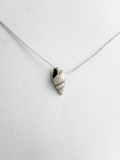 Seashell Necklace, Sea Shell Pendant Silver plated charm Beachy coastal Ocean jewelry Summer Beach wedding Surf gifts Simple string choker Unisex gift for sea lovers! A Unique Necklace that's dainty, minimal and versatile, but most importantly, special and meaningful! DETAILS Metal: 999o antique silver plating Shell size: 20x11mm Cord: 1mm waxed polyester cord Summer Jewelry Silver, Beachy Necklace, Beach Wedding Jewelry, Surf Jewelry, Sea Necklace, Surf Gifts, Simple Silver Jewelry, Ocean Necklace, Summer Beach Wedding