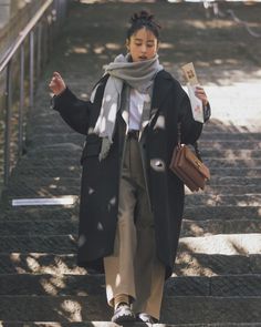 春っぽさあふれる「3月の大人カジュアルコーデ」７選【アラサー女子】 Fashion Outfits, My Style, Wardrobe, Grey, Clothes