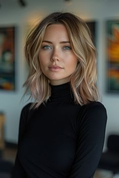 Natural sun-kissed medium-length tousled waves with subtle blonde balayage Subtle Blonde Balayage, Blended Balayage, Subtle Blonde, Balayage Styles, Medium Length Blonde Hair, Balayage Blond, Corte Bob, Dirty Blonde Hair, Tousled Waves