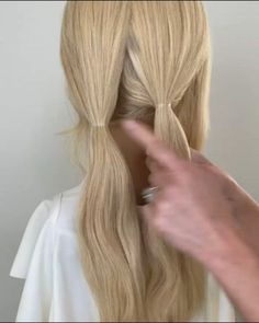 Long Hair Updos Easy, Hairstyles Daily, Quick Work Hairstyles, Claire Hair, Easy Updos For Long Hair, Hair Tricks, Long Hair Ponytail, Easy Hairdos, Easy Hair Updos