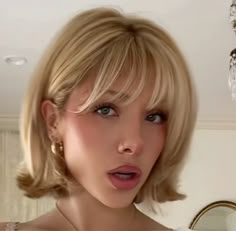 Blonde Layered Bob With Bangs, Strawberry Blonde Bangs, Strawberry Blonde Bob, Hair Chop, Avrey Ovard, Blonde Bangs, Blonde Roots, Strawberry Blonde Hair, Totally Spies