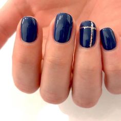 Navy Blue Wedding Nails Bridesmaids, Navy Blue Nails With Gold, Nail Art Bleu, Bridesmaids Nails, Navy Nails, Navy Blue Nails, Pedicure Ideas, Graduation Nails, Long Nail Designs