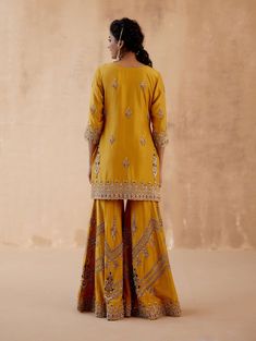 Floral Thread Embroidery, Embroidery Kurta, Kurta Sharara Set, Kurta Sharara, Punjabi Outfits, Designer Party Wear Dresses, Dupion Silk, Sharara Set