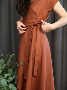 Linen Wrap Dress for Women - Etsy Wrap Dresses For Women, Alledaagse Outfit, Look Boho Chic, Wrap Dress Midi, Linen Wrap Dress, Womens Wrap Dress, Summer Wraps, Wrap Dresses, Look Casual