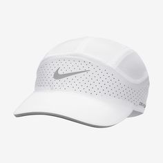 Warmup to cool down, and everywhere in-between, get started with the Nike Fly Cap. The unstructured low-depth design is made with highly breathable fabric and advanced sweat-wicking technology, so keeping cool and fresh is never a problem. The back strap is also easy to adjust, so you can focus on achieving your fitness goals. Running Cap, Running Hats, Cap Mens, Nike Accessories, Adjustable Hat, White Nikes, Nike Dri Fit, Men Fashion, Emporio Armani