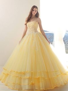 Village Dress Aesthetic, Yellow Wedding Dress The Bride, Yellow Wedding Dress, Quinceañera Dresses, Yellow Dresses, Indian Gowns Dresses, Cute Prom Dresses, Bridal Dress Design, Fantasy Gowns