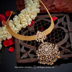 Jalebi Necklace, Kerala Jewellery, Coral Jewelry Set, 22 Carat Gold Jewellery, Indian Diamond Jewellery, Neck Pieces Jewelry, Antique Gold Jewelry Indian, Buddhism Quote