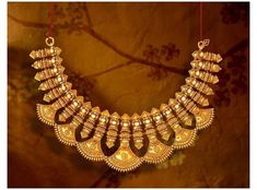 Tanishq Jewellery Gold Necklaces, Jewellery Lookbook, Indian Gold Necklace, Gold Necklace Sets, Tanishq Jewellery, Antique Necklace Gold, Gold Necklace Wedding, Necklaces Long