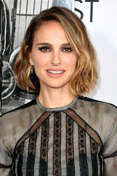 20 Flattering Haircuts for Square Faces #purewow #celebrity #celebrity style #hair cut #beauty #hair Hairstyles For Square Faces, Bobbed Hair, Strong Jawline, Facial Proportions, Curly Lob