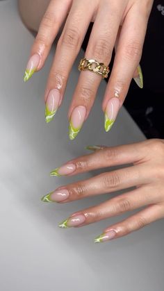 Stiletto Nails Green, Nail Asthetic, Xoxo Nails, Bandana Nails, Almond Nails Pink, Henna Nails, Cow Nails, Sassy Nails, Romantic Nails