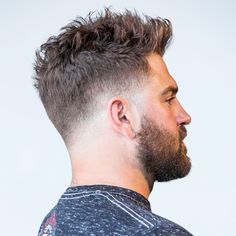 Male clients can be your most loyal and frequent customers—as long as you deliver a detailed cut and custom experience. Floyd’s 99 Barbershop Technical Director Patrick Butler and National Educator Megan Duran went live on BTC’s Facebook to teach our members how to create a texturized low fade men’s haircut, dishing out tips and techniques … Continued Short Hair With Beard, Mens Hairstyles Fade, Taper Fade Haircut, Spiked Hair