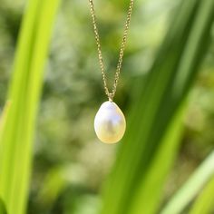 Add a piece that exudes timeless elegance to your collection with our South Sea Oblong Pearl Pendant with 14k Chain. Silver Pearl Jewelry, Akoya Pearl Necklace, Bridal Engagement Rings, South Seas, Akoya Pearls, Yellow Gold Chain, Shop Engagement Rings, Gift Accessories, Pearl Ring