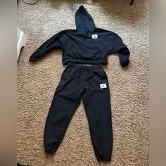 Cropped Sweatshirt And Sweatpants Set. Worn A Few Times And In Very Good Condition. Willing To Sell Separately Just Let Me Know Sweatshirt And Sweatpants Set, Jordan Sweatshirt, Womens Jordans, Sweatpants Set, Cropped Sweatshirt, Crop Sweatshirt, Pant Set, Nike Jordan, Track Pants