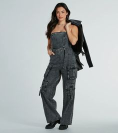 Make a pit stop looking edgy-cute in this acid wash denim jumpsuit on your next weekend adventure! The strapless neckline and fitted bodice flatter your figure, while the adjustable waist belt cinches your waist for a perfect fit. With side and back pockets, and four cargo flap pockets, this wide-leg jumpsuit is both stylish and functional. Complete the look in bold hoop earrings.Fit & FeaturesAcid wash non-stretch denim fabricBack zipper closureAdjustable waist beltSide and back pockets, fo Trendy Strapless Jumpsuits And Rompers With Pockets, Denim Jumpsuit Black, Damas Dresses, Corset Outfits, Bachelorette Dress, Sequin Bridesmaid Dresses, Purple Bridesmaid Dresses, Bodycon Dresses Casual, Bachelorette Outfits