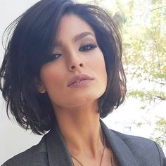 2,385 Likes, 27 Comments - Marco Antonio de Biaggi (@mbiaggi) on Instagram: “Maravilhosa @talita_andrade03 CORTE @diegomarcsant MAKE @adrianoliveira #mghairdesign” Short Brunette, Chic Haircut, Woman Hairstyles, Popular Short Hairstyles, Layered Hairstyles, Short Haircut, Daryl Dixon, Color Hair