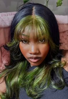 Outfit Ideas With Bangs, Neon Green Black Hair, Split Dyed Natural Hair, Different Colored Bangs, Colorful Hair With Bangs, Colored Bob With Bangs, Unique Hairstyles Black Women, Creative Hair Dye Ideas, Alt Wigs