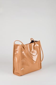 Camel high shine PVC tote bag_1 Chic Glossy Satchel Bag, Chic Glossy Finish Tote Shoulder Bag, Chic Glossy Tote Shoulder Bag, Chic Office Bag With Glossy Finish, Glossy Finish Satchel Shoulder Bag, Chic Travel Bag With Glossy Finish, Chic Glossy Travel Bag, Glossy Finish Tote Shoulder Bag For Shopping, Glossy Leather Tote Bag