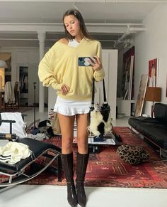 Butter Yellow Outfit, Boots Outfit Inspiration, Suede Boots Outfit, Nyc Girl, Yellow Outfit, Warm Weather Outfits, Butter Yellow, Winter Fits