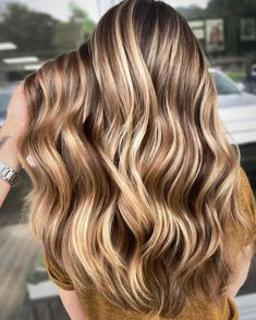 Golden Brown Blonde Balayage Highlights Best Blonde Highlights, Blonde Highlights With Lowlights, Messy Blonde Bob, Blonde Highlights Ideas, Brown To Blonde Balayage, Honey Blonde Hair Color, Highlights Ideas, Red Blonde Hair, Blonde Balayage Highlights