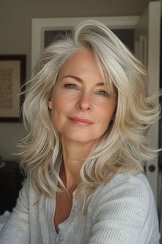 Blonde For Over 50, Hairstyles For Thinning Hair On Top For Women, Medium Length Grey Hair, Hairstyles For 60 Year Old Women, Long Hair Over 50 Older Women, Hair Styles Over 50, Mommy Hair, Hai Styles, Undone Hair