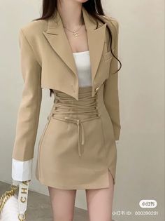 Skirts Korean, Fall Blazer, 2 Piece Dress, Y2k Crop Top, Elegant Jacket, Crop Top Casual, 2000s Movies, Movies Aesthetic, Fashion Suits