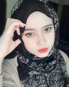 Beautiful Muslim Women, Face Photography, Hijabi Girl, Women's Casual Style, Abayas Fashion, Pretty Selfies