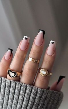 Cut Dog Nails, Black And White Nail Designs, Milky Nails, Ootd Instagram, Graduation Nails, Square Nail Designs, Sweater Nails, Lilo Et Stitch, Geometric Nail