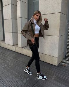 Air Jordan 1 Outfit Women Winter, Panda Dunks Outfit Fall, Outfit With Air Jordan 1, Jordan Ones Outfit, Air Jordan Outfit Women, Air Jordans Women Outfit, Outfits With Air Jordans, Nike Jordan Outfit