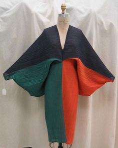 Color Blocking Dress, Issey Miyake Dress, Miyake Dress, No Sew Tutu, Zero Waste Fashion, Geometric Fashion, Emo Dresses, Color Block Dress, Japanese Dress