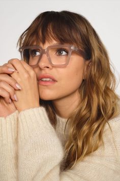 Indie Glasses, Cool Glasses Frames, Bold Glasses, Natural Summer Makeup, Angular Face, Women's Glasses