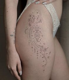 Ornamental Back Tattoo, Tattoo On Hip Bone, Floral Hip Tattoo, Sternum Tattoos, Bohemian Tattoo, Paris Tattoo, Rib Tattoos For Women, Floral Thigh Tattoos, Hand And Finger Tattoos