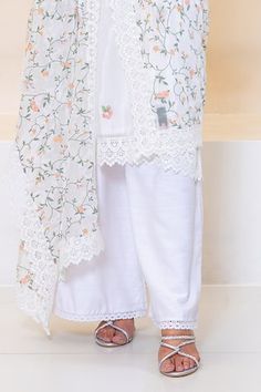 White kurta featuring floral, bird embroidery with lace hem detailing. Paired with a lace detailed hem pant and a floral detailed dupatta. - Aza Fashions White Kurta, Women Kurta, Bird Embroidery, Straight Kurta, How To Hem Pants, Lace Hem, Kurta Set, Set Women, Aza Fashion