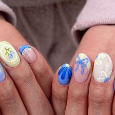 Suelen Bagley | Nail Tech🦋 on Instagram: "happy mother’s day to all you beautiful women💙⭐️ enjoy these cutie spring nails!!  #nails #nailtech #utahnailtech #nailfie #bluenails #bownails #flowernails #springnails #summernails" European Nails Trends, Summer Nail 2024, Inside Out Nails, Blueberry Nails, Spring Nails Ideas, Vibrant Nails