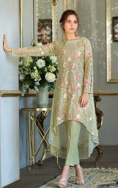 Designer Dresses Couture, Net Shirt, Pakistani Dresses Casual, Pakistani Fashion Party Wear, Kurti Design, Muslim Fashion Dress, Simple Pakistani Dresses, Designer Party Wear Dresses