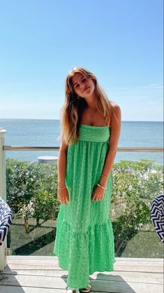 Short Easter Dresses, European Vacay Outfits, Summer Maxi Dresses 2023, Good Savory Food, Vacay Fits Aesthetic, Preppy Maxi Dress Beach, Maxi Dress Inspo Aesthetic, Summer Outfit 2024 Ideas, Hawaii Outfits Colorful