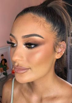 Smokey Eyes Marrone, Brown Eye Eyeshadow Looks, Bronze Glam Makeup, Smokey Glam Makeup, Makeup Inspo Glam, Gold Smokey Eye