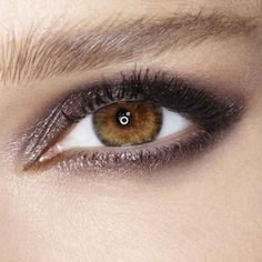 Smokey Eye Easy, Smokey Eye Makeup Look, Hazel Eye Makeup, Grey Eyeshadow, Bronze Eyeshadow, Golden Quartz, Eyeshadow Pencil, Valentines Makeup, Gold Eyeshadow