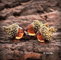 A gorgeous long statement necklace with antique gold and amber glass acorn pendant dangling from a gold-plated ball necklace. Just a lovely gift for you or a special person. The size of the acorn pendant is 3*2 cm.  The length of the chain is 79 cm. The length is adjustable.  The finished product. Ready for shipment. Crystal resin accessories creating in many steps, including casting resins in silicone molds, grinding and polishing special tools, and finally varnishing each piece by hand.  Pleas Acorn Pendant, Acorn And Oak, Woodland Jewelry, Acorn Necklace, Long Statement Necklace, Drop Pendant Necklace, Amber Necklace, Fall Accessories, Fall Jewelry