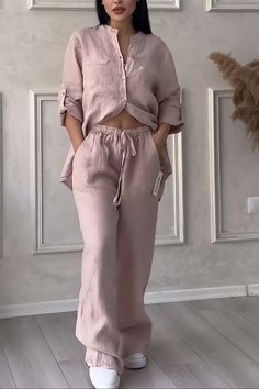 Outfit Elegant, Jeans Cargo, Korean Casual, Estilo Chic, Maxi Robes, Yoga Shorts, Denim Jumpsuit, Look Casual, Women Set