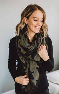 How to Wear A Blanket Scarf 7 Ways - Paisley + Sparrow How To Wear A Blanket Scarf, Scarf Wearing Styles, Tie Blanket, Indian Sari Dress, Grey Scarf, Oversized Scarf, Cold Weather Fashion, Large Scarf, Striped Scarves