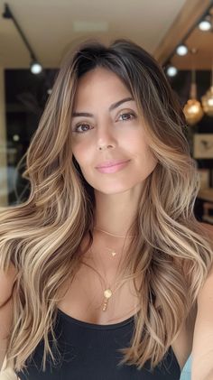 38 Cute Caramel Balayage Hairstyles You Need To Try In 2024 Warm Bronde Balayage, Balayage Chocolate, Fall Hair Color Trends, Brunette Hair With Highlights, Hot Hair Colors, Caramel Balayage, Brunette Balayage Hair, Brown Hair Balayage