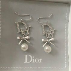 Earrings With Crystals, Dior Earrings, Dior Jewelry, Pearl Dangle Earrings, Dior Couture