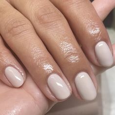 301 Half Moon Round Gel Manicure, Neutral Gel Manicure, Mat Black Nails, Daisy Nail Designs, Dnd Gel Nail Polish, Dnd Nail Polish, Taupe Nails, Dip Nail Colors, Neutral Nail Color