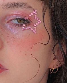 Pink Star Makeup Looks, Barbie Core Aesthetic Makeup, Stargirl Makeup Aesthetic, Glitter Star Makeup, Rhinestone Star Makeup, Star Rhinestone Makeup, Star Gem Makeup, Barbie Makeup Aesthetic, Bedazzle Makeup